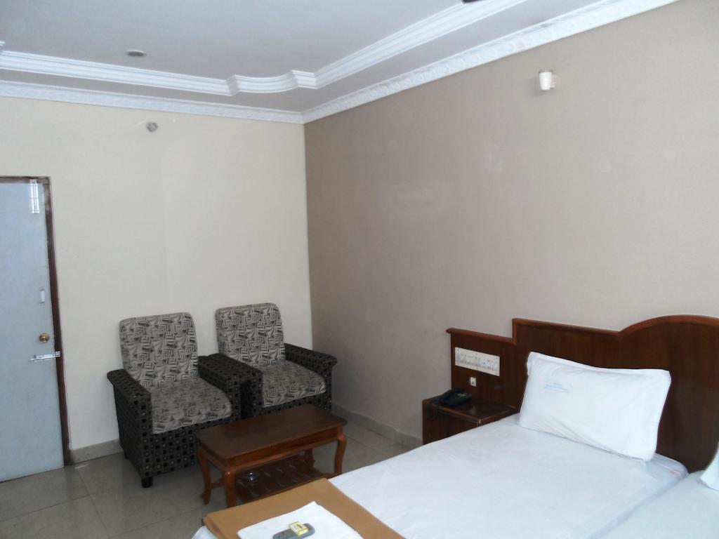 Hotel Sunilkrishna Tirupati Ruang foto
